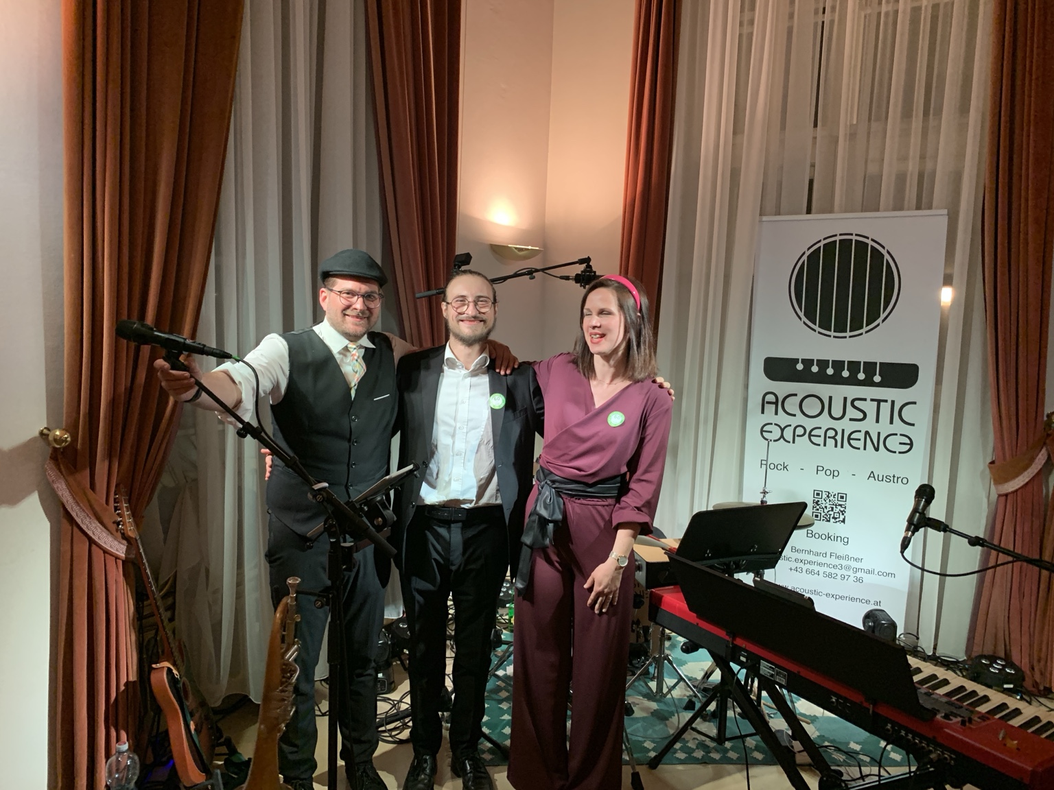 Acoustic Experience live